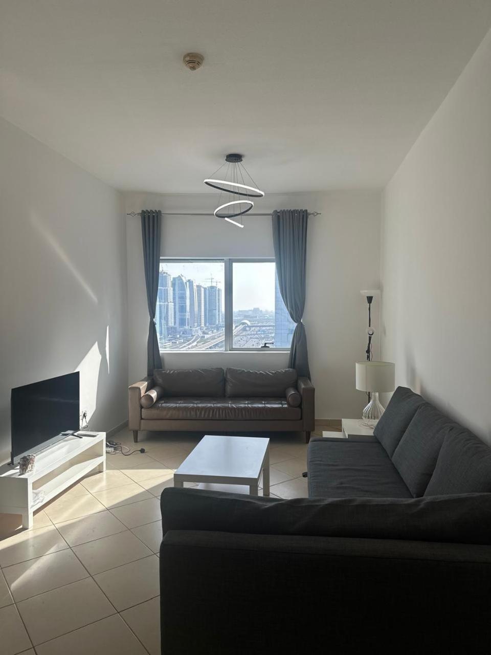 Marina Nest - Spacious One Bed In Marina With A View Near Metro And Tram