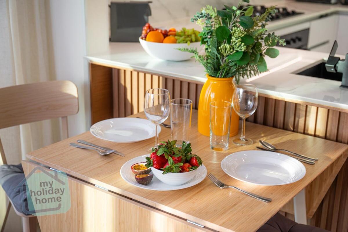 Apartment Fully Furnished With Stunning Panoramic View *