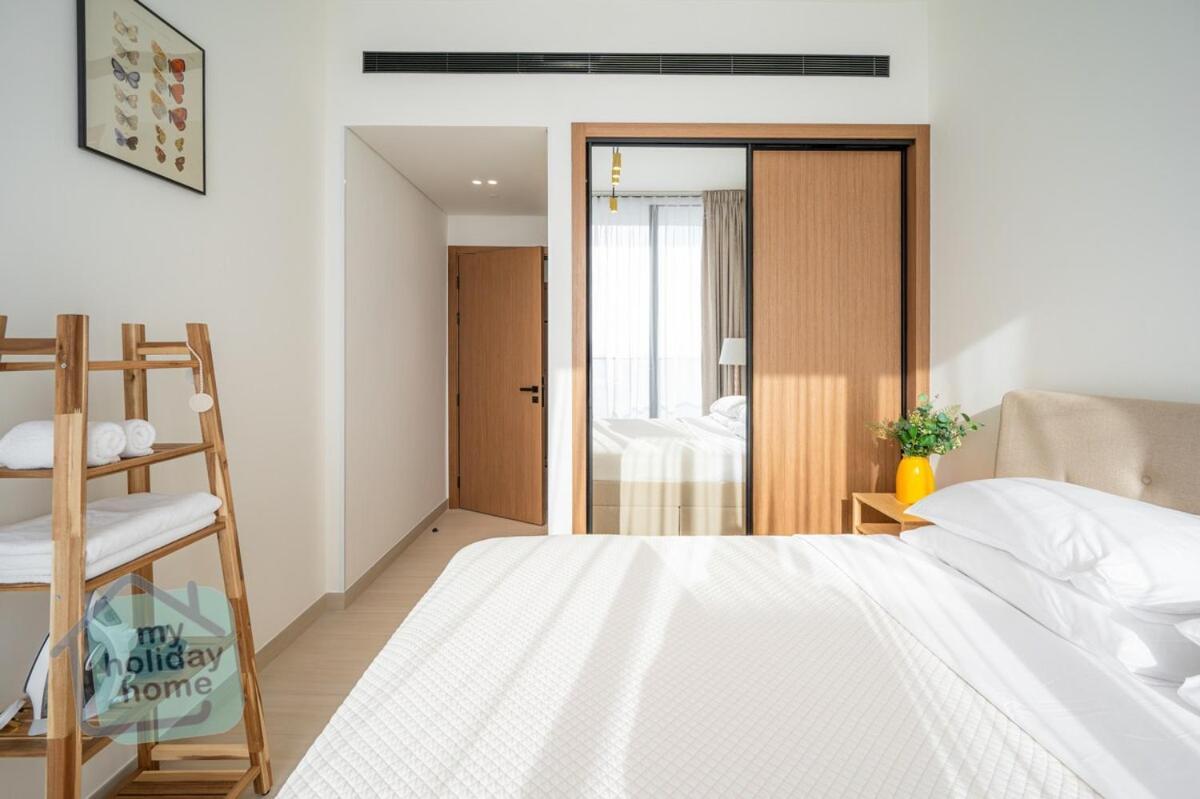 Fully Furnished With Stunning Panoramic View Apartment