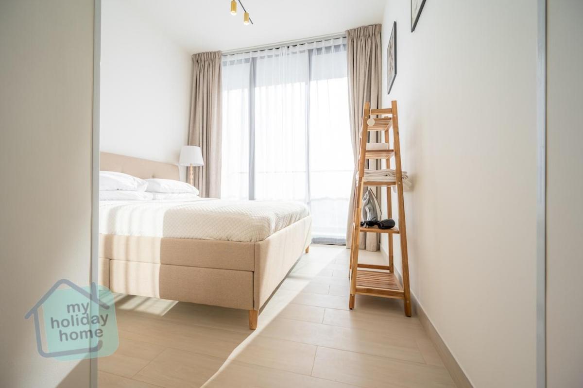 Apartment Fully Furnished With Stunning Panoramic View *