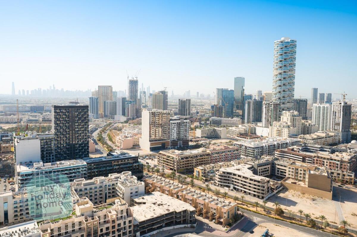 Fully Furnished With Stunning Panoramic View * Dubai