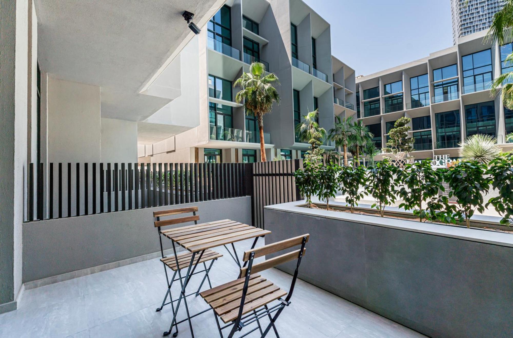Escape24 - Cozy In Autograph, Jvc Apartment Dubai
