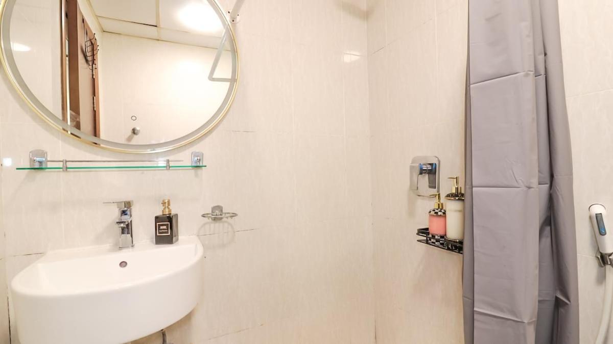 Elegant Near Burj Khalifa Pool And Gym Apartment Dubai
