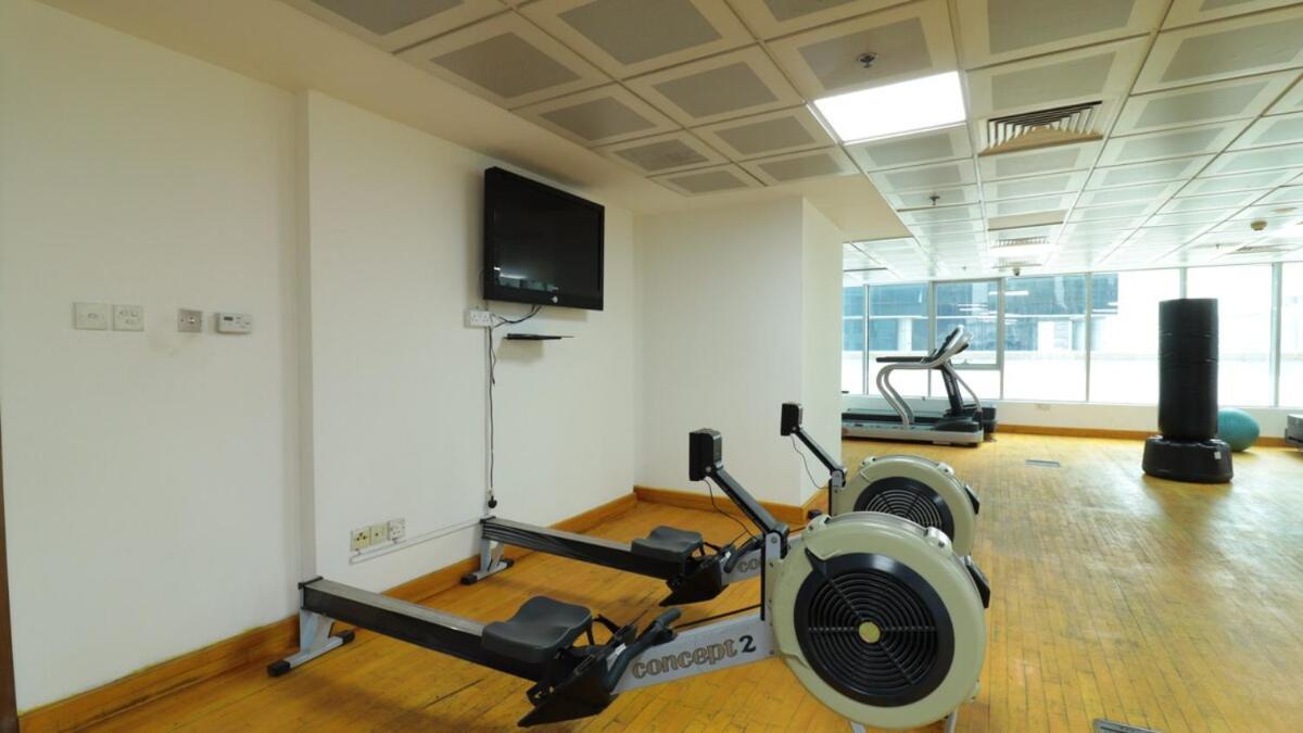 Elegant Near Burj Khalifa Pool And Gym Apartment