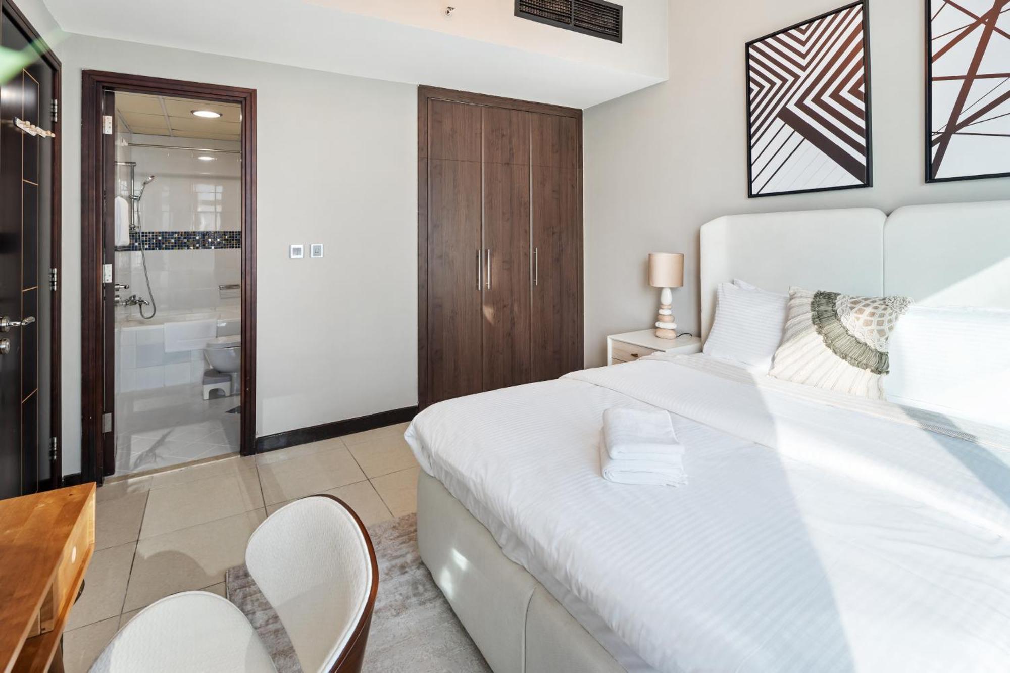 Fully Furnished 1bhk In Indigo Apartment