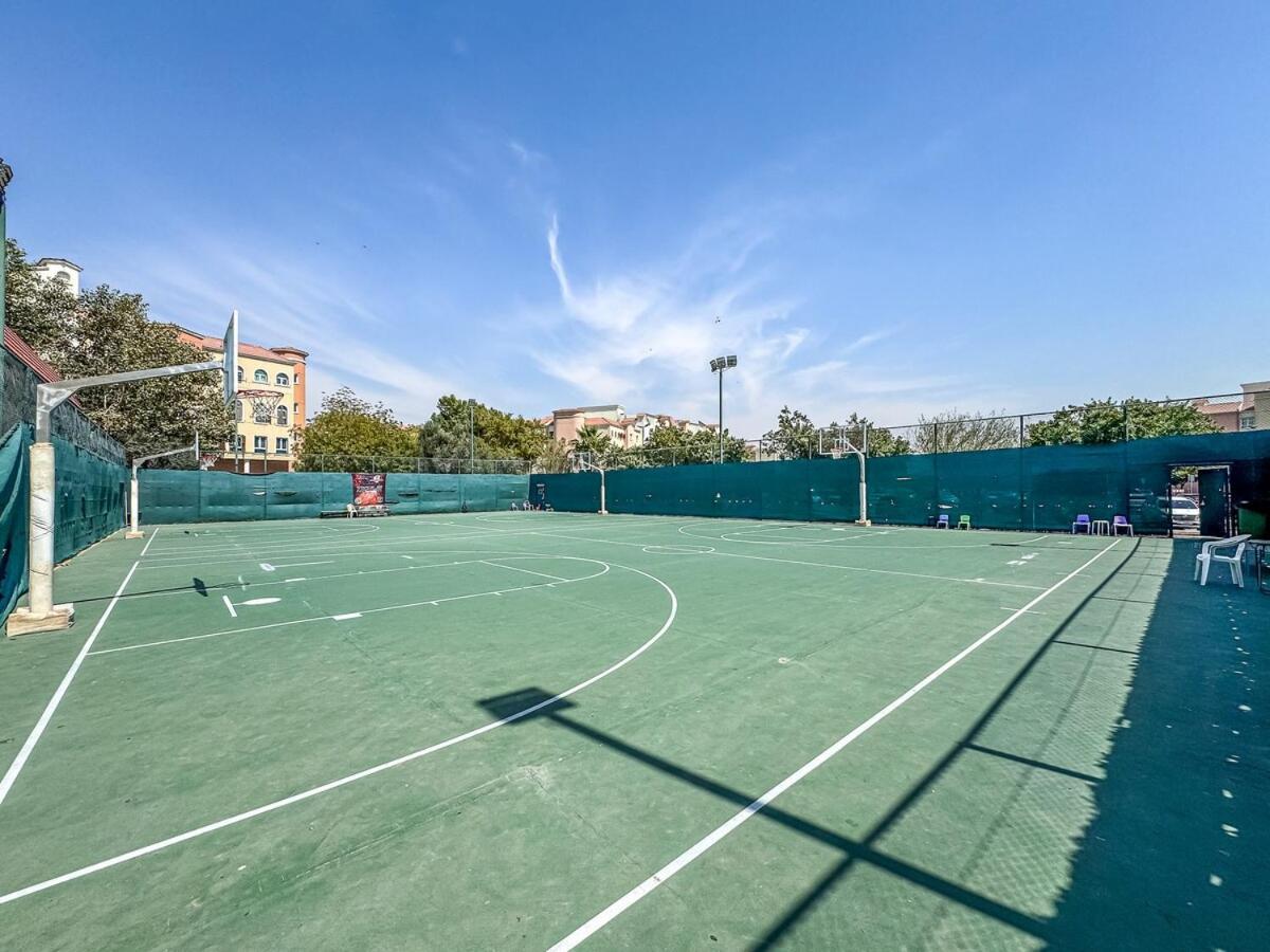 Apartment Haven With Pool, Tennis And Kid's Playground Dubai