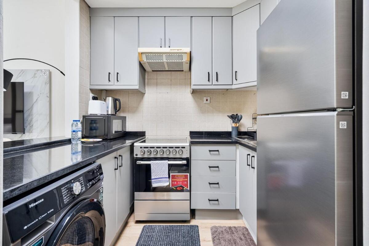 Haven With Pool, Tennis And Kid's Playground Apartment *