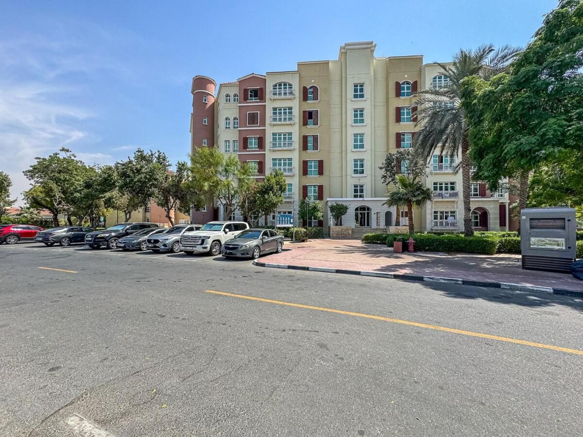 Apartment Haven With Pool, Tennis And Kid's Playground Dubai