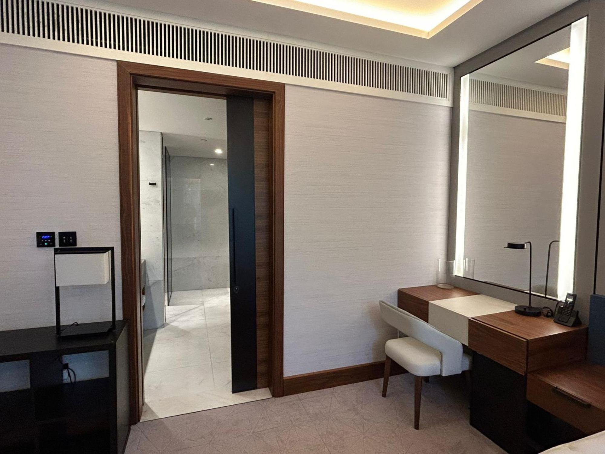 Bluewaters Island - Modern 2 Bedroom Full Apartment *