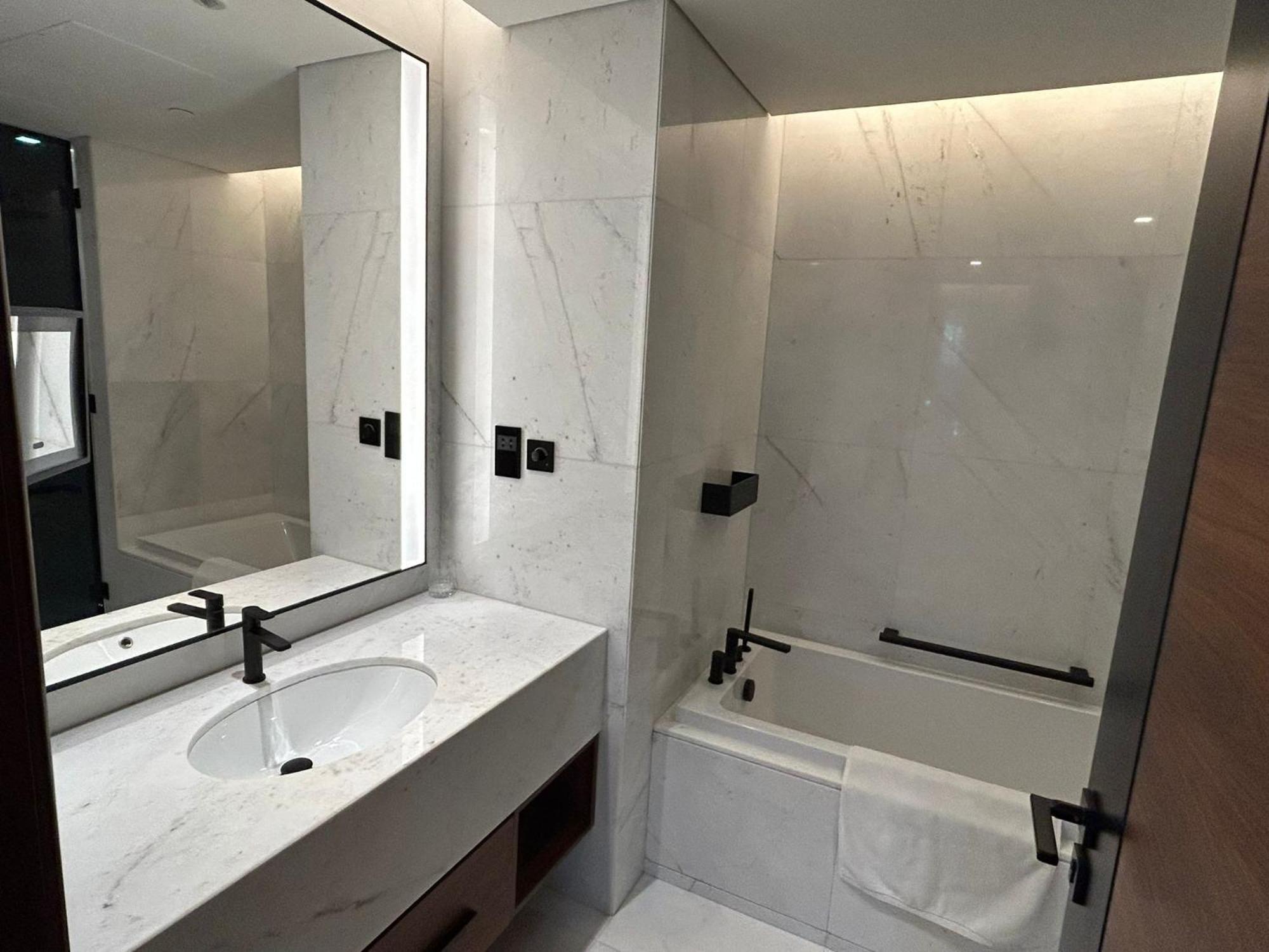 Bluewaters Island - Modern 2 Bedroom Full