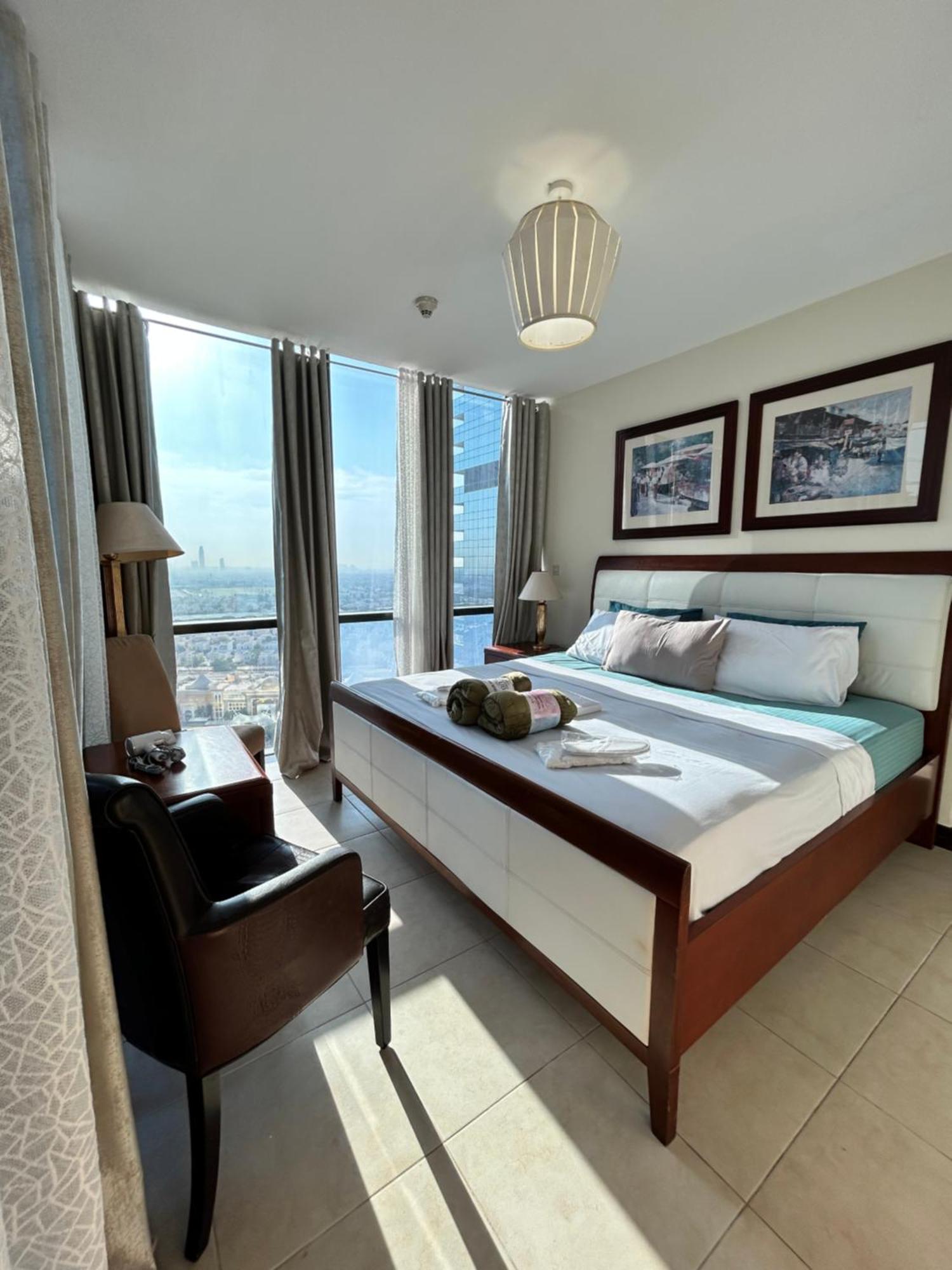 Click - Jlt - 2 Bedroom & Balcony Lakes View Entire -az Apartment