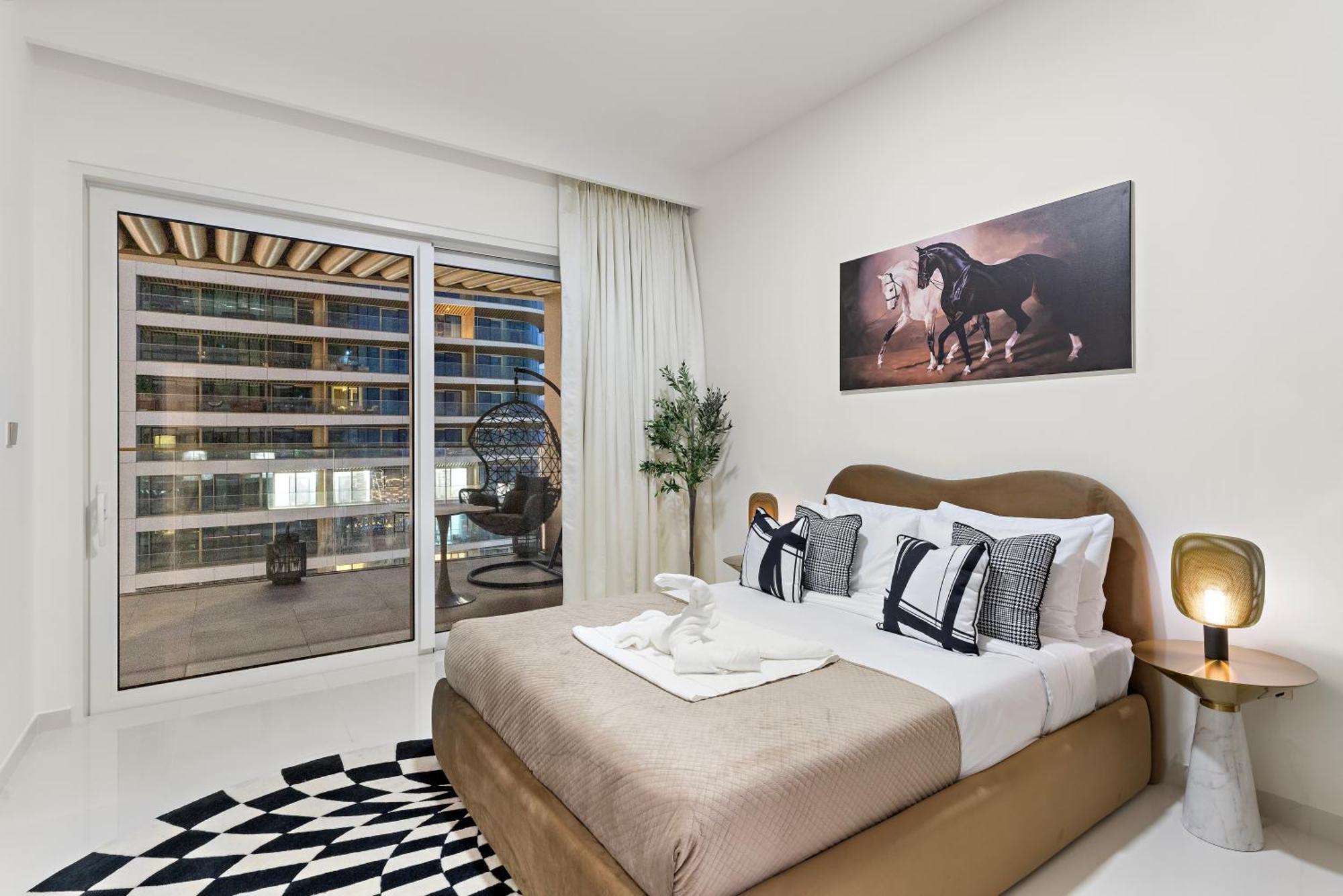 Fendi 1br With Panoramic Sea View *