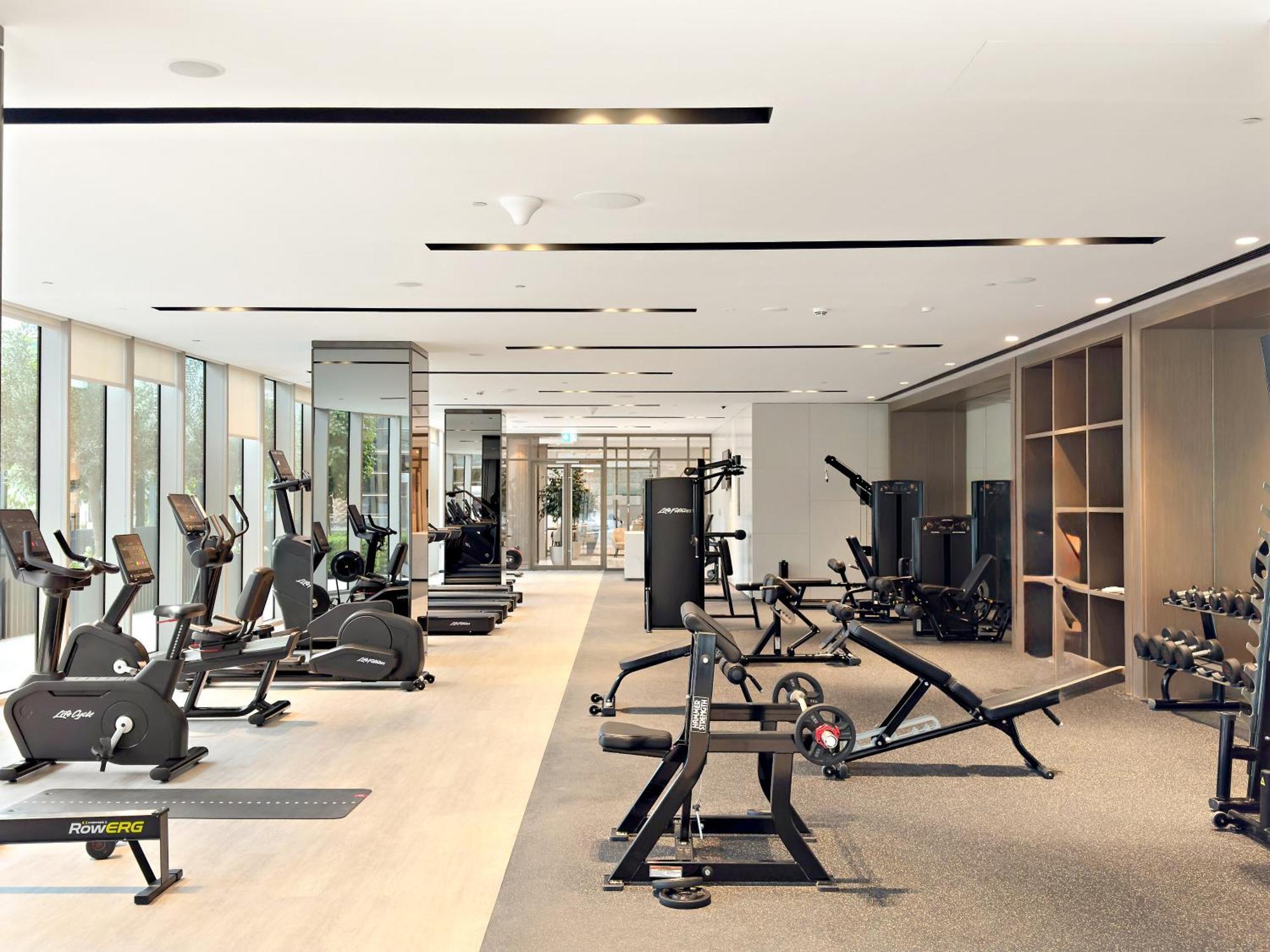 Elegant 1br In Grande Downtown With Pool Dubai