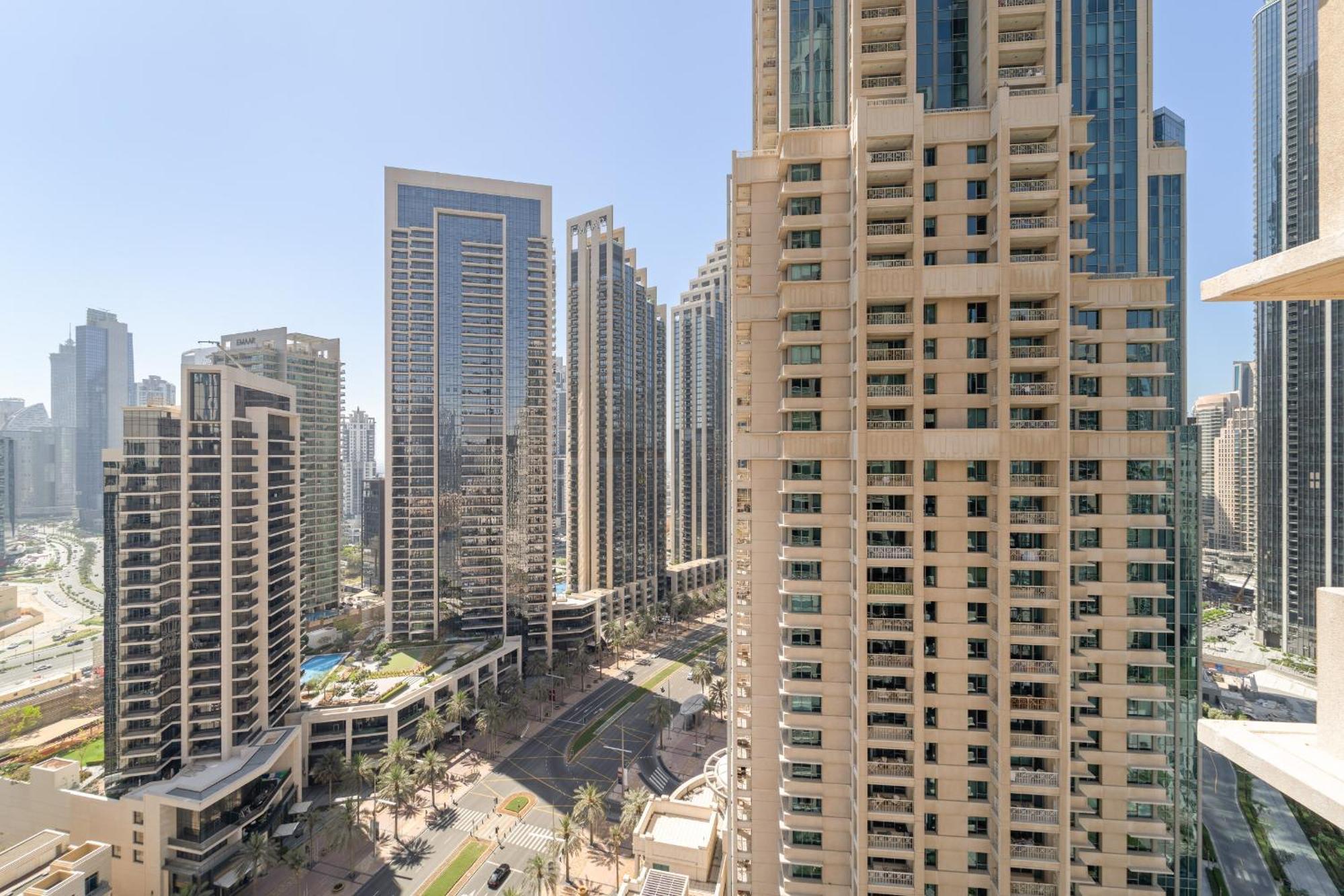 Vayk - Modern 1 Bd In Downtown Apartment