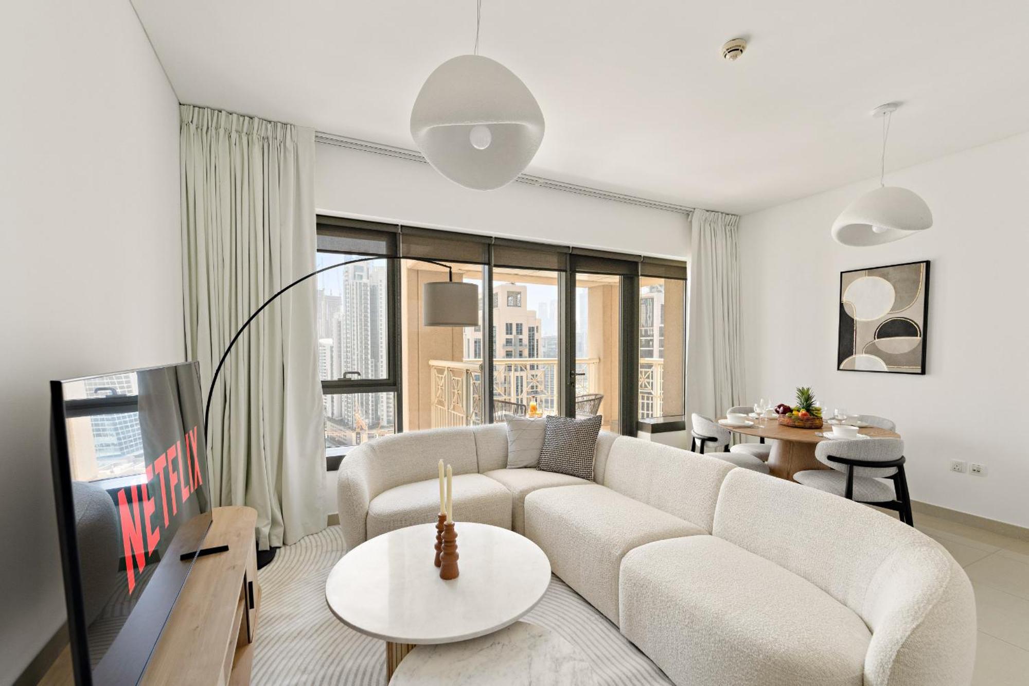 Vayk - Modern 1 Bd In Downtown Dubai