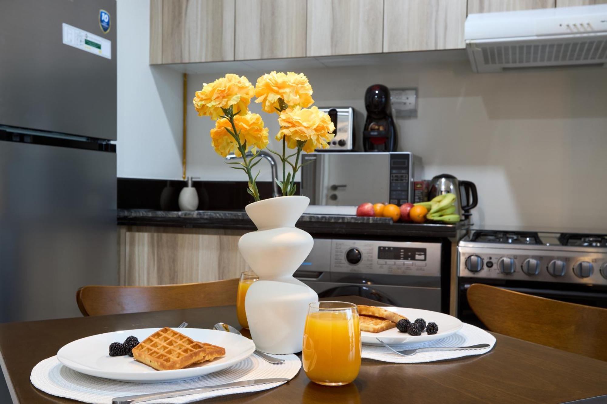 Apartment Modern High-floor 1br With Balcony, Pool Access & Golf Course View, Up To 4 Guests, By Stayfinity Dubai