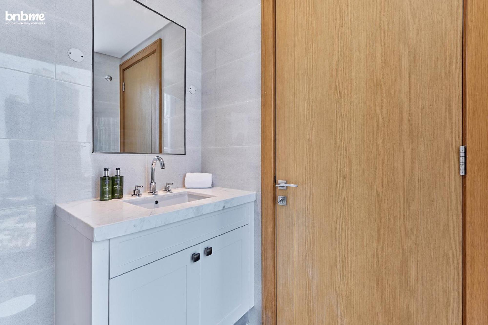 Apartment Bnbmehomes - Opera Grand Dubai