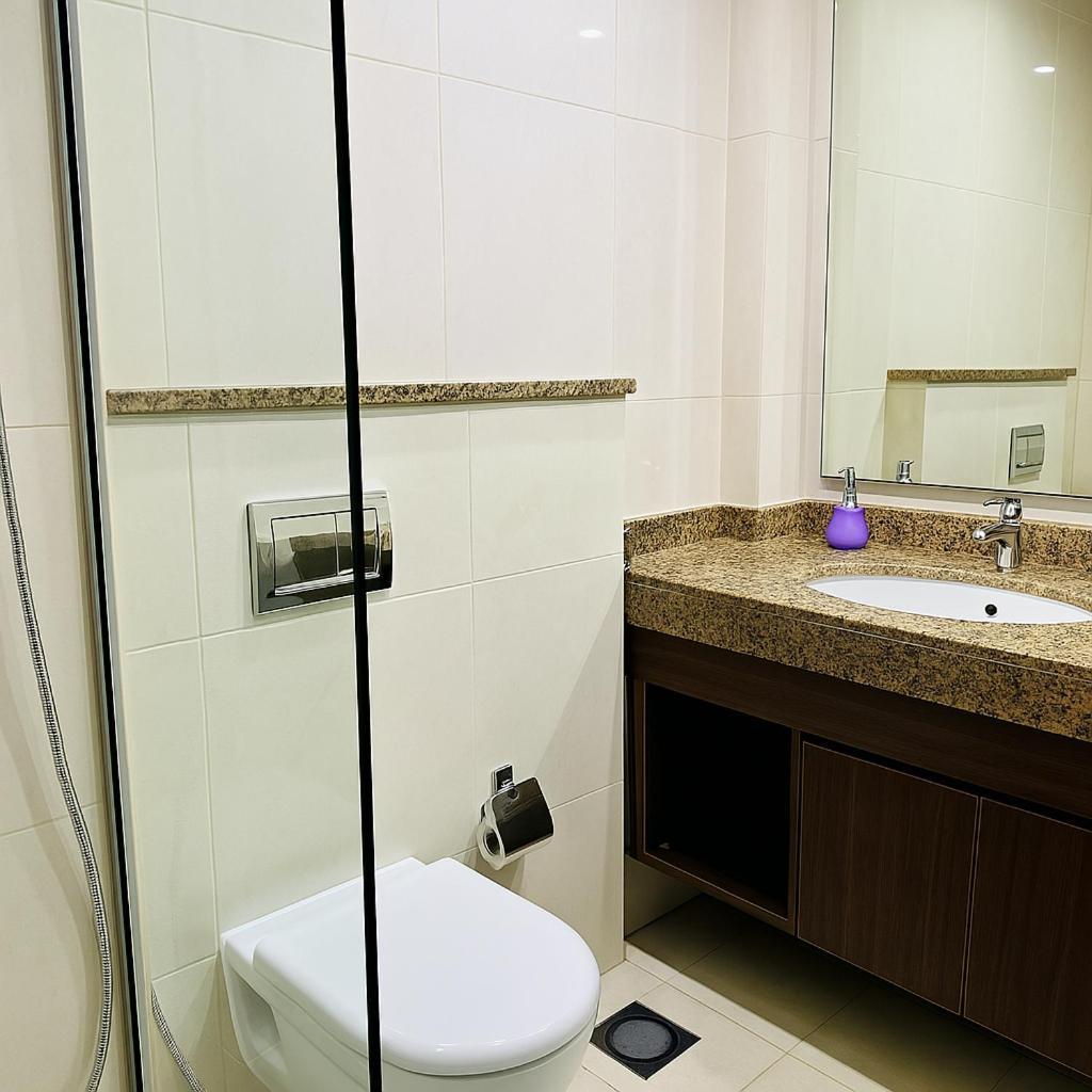 Comfy In Jvc Great Location Fast Wi-fi *