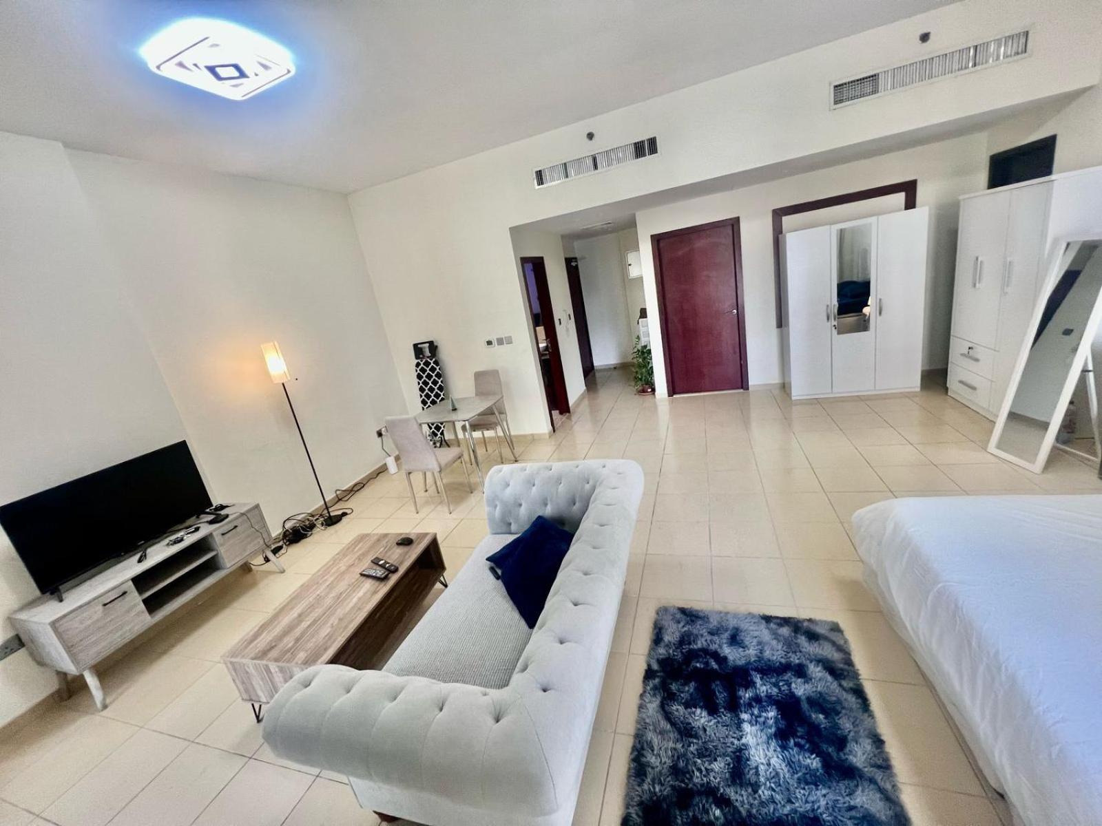 Luxury Apartment With Lake View In The Walk At Jbr! Apartment Dubai