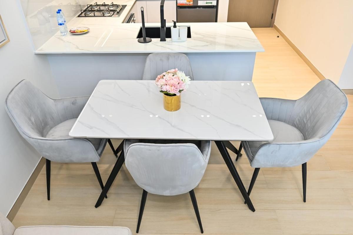 Stunning 1 Bdr Luxury At Jvc Apartment