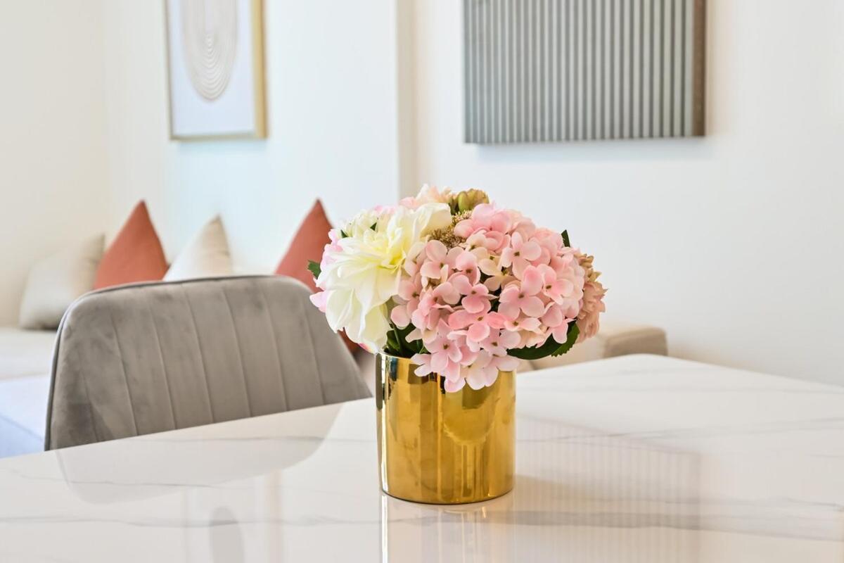 Stunning 1 Bdr Luxury At Jvc
