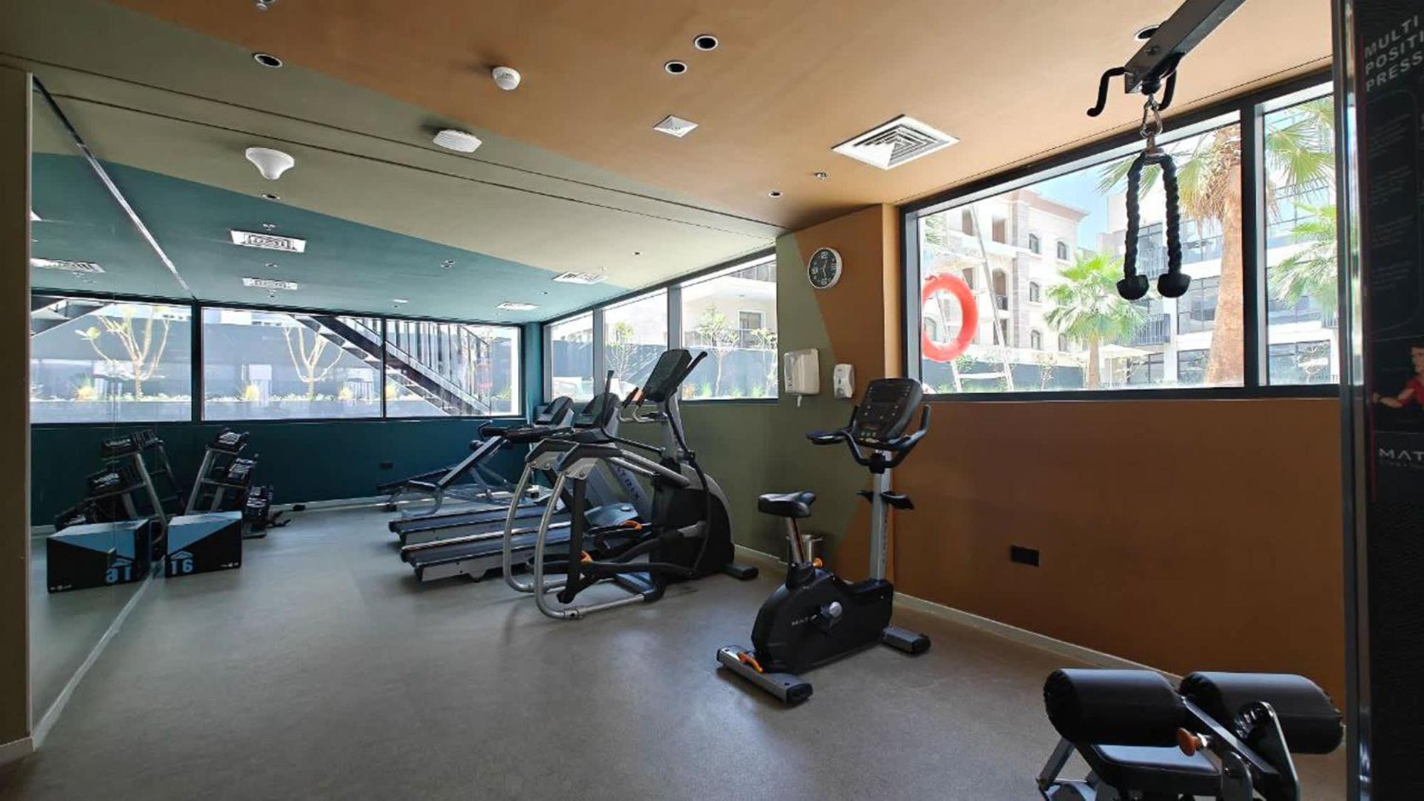Apartment Spacious And Stunning In The Heart Of Jvc *