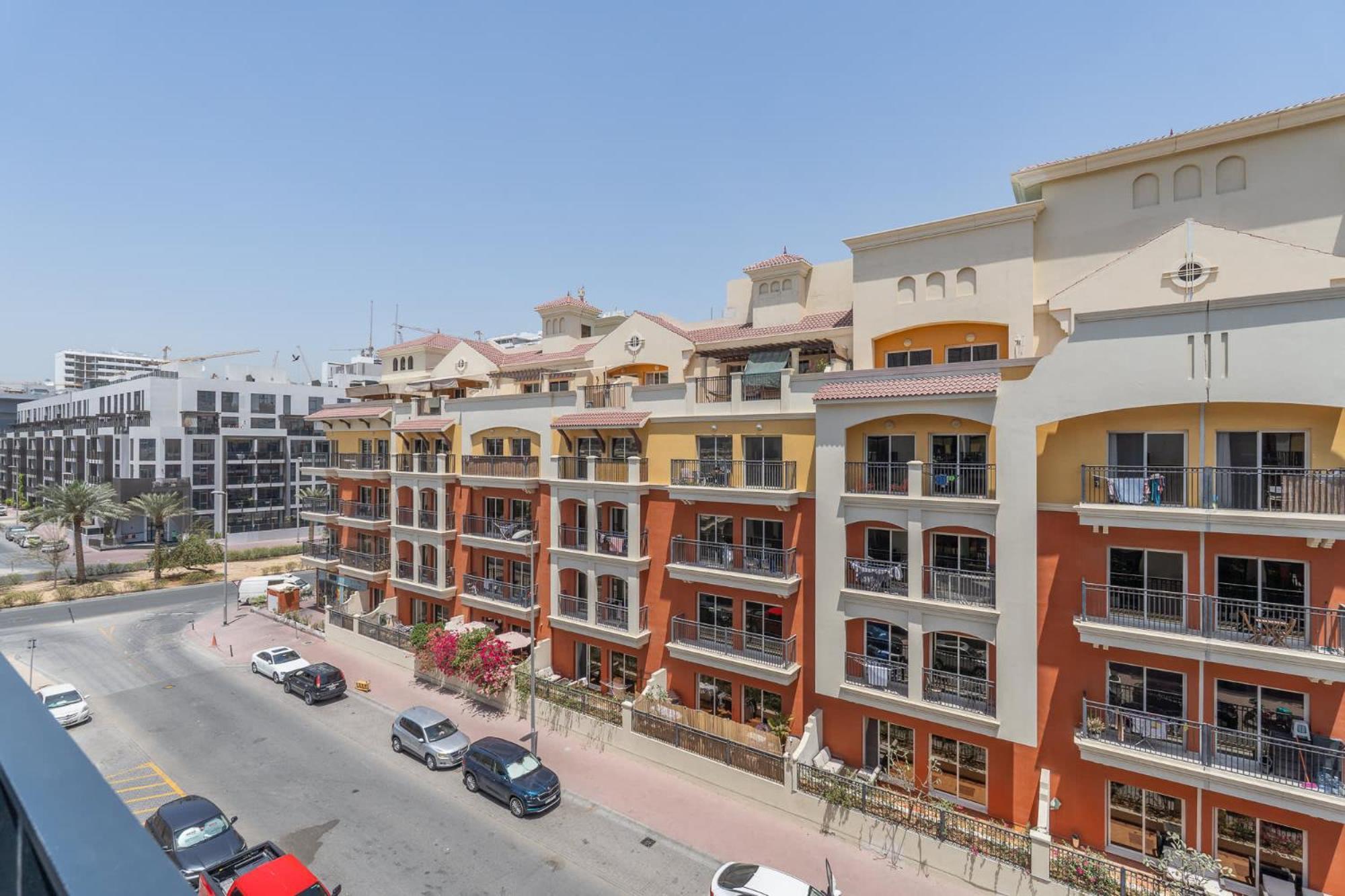Spacious And Stunning In The Heart Of Jvc