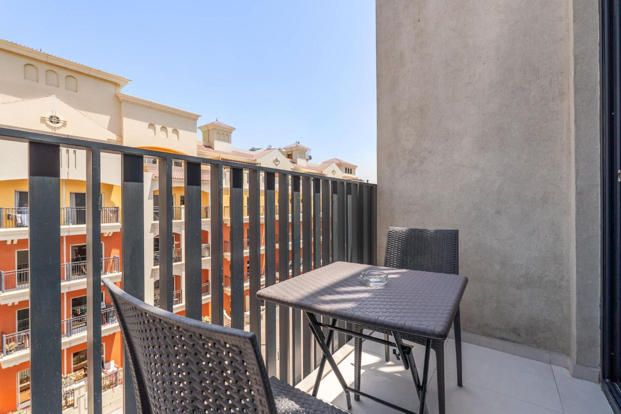 Apartment Spacious And Stunning In The Heart Of Jvc