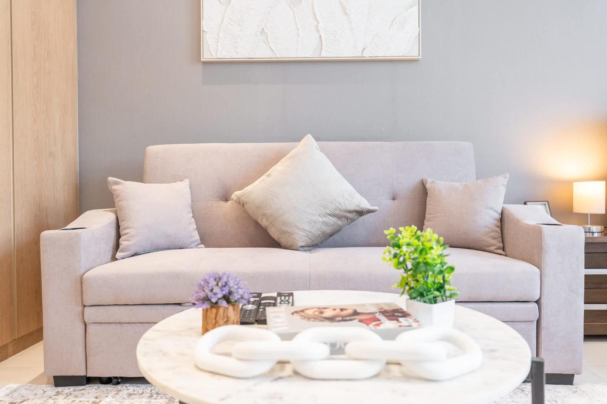 Spacious And Stunning In The Heart Of Jvc *