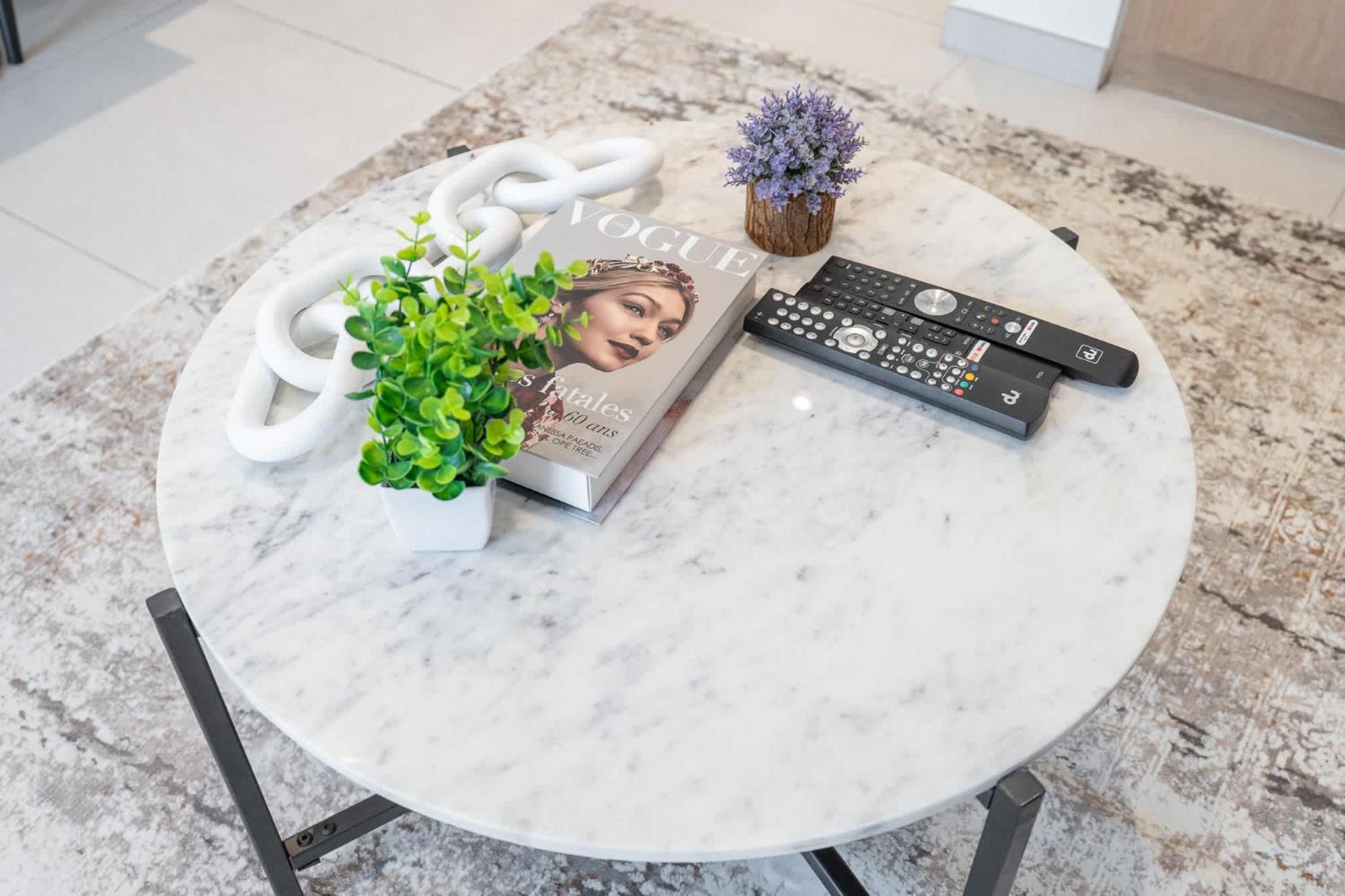 Spacious And Stunning In The Heart Of Jvc Apartment *