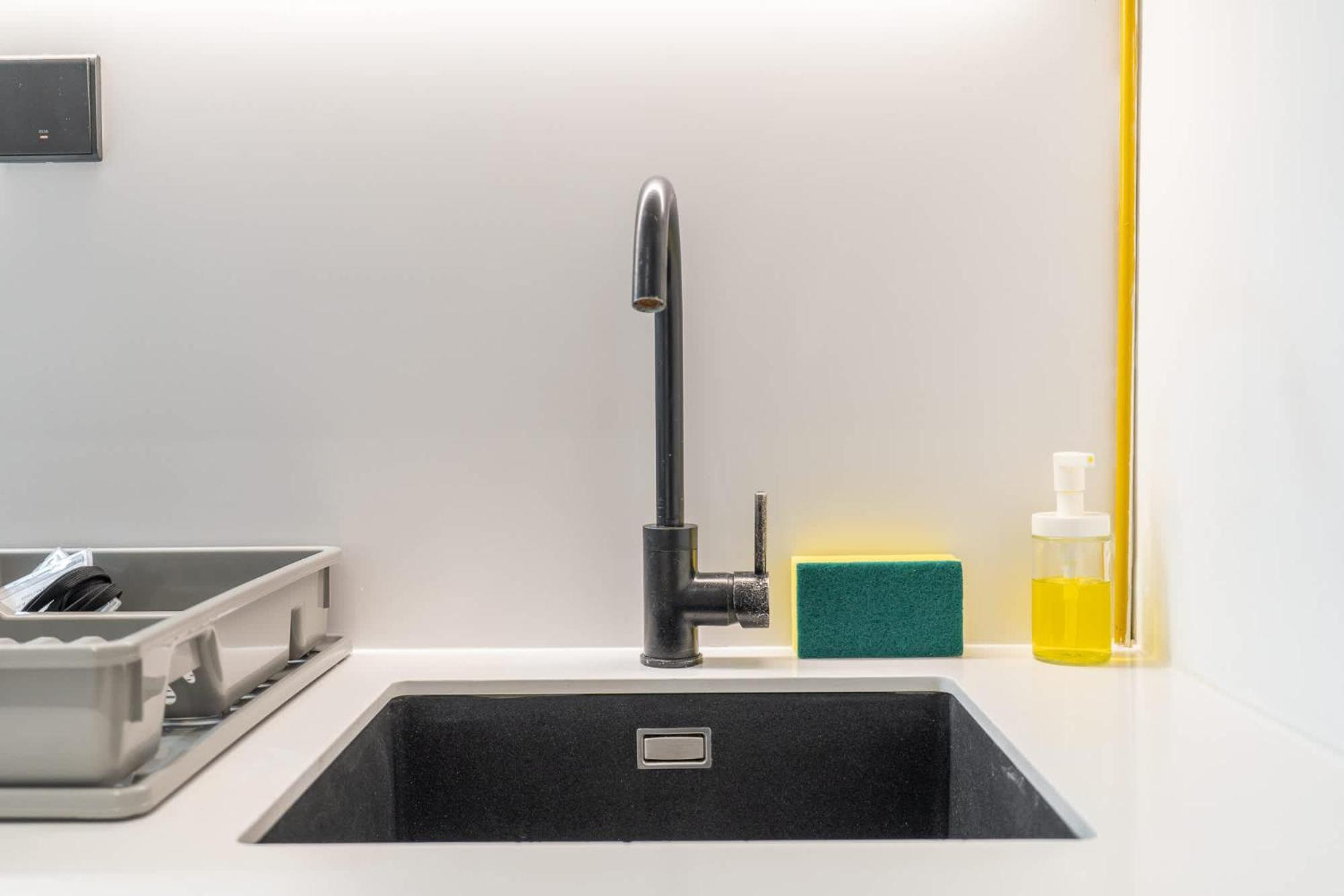 Spacious And Stunning In The Heart Of Jvc Apartment