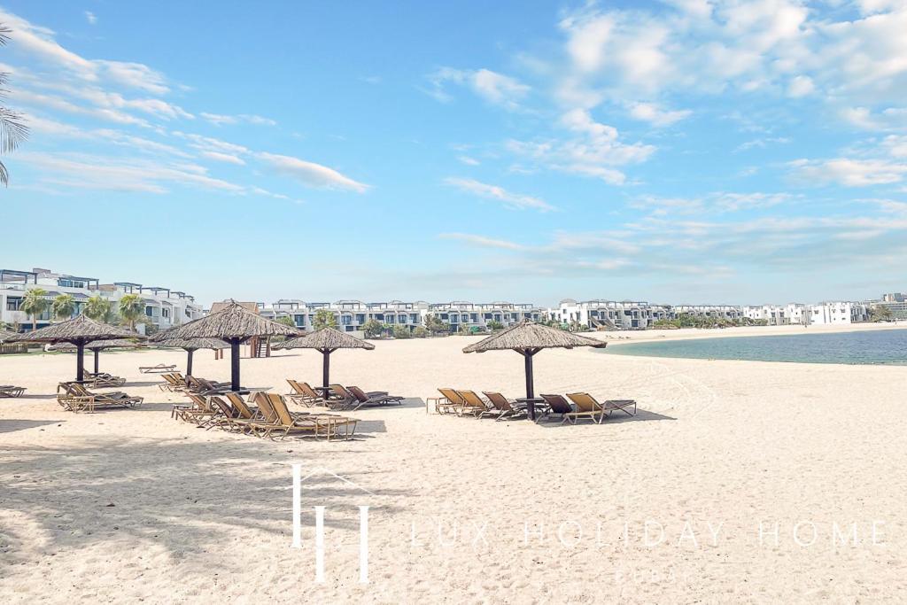 Lux The Palm Island Shoreline Apartment