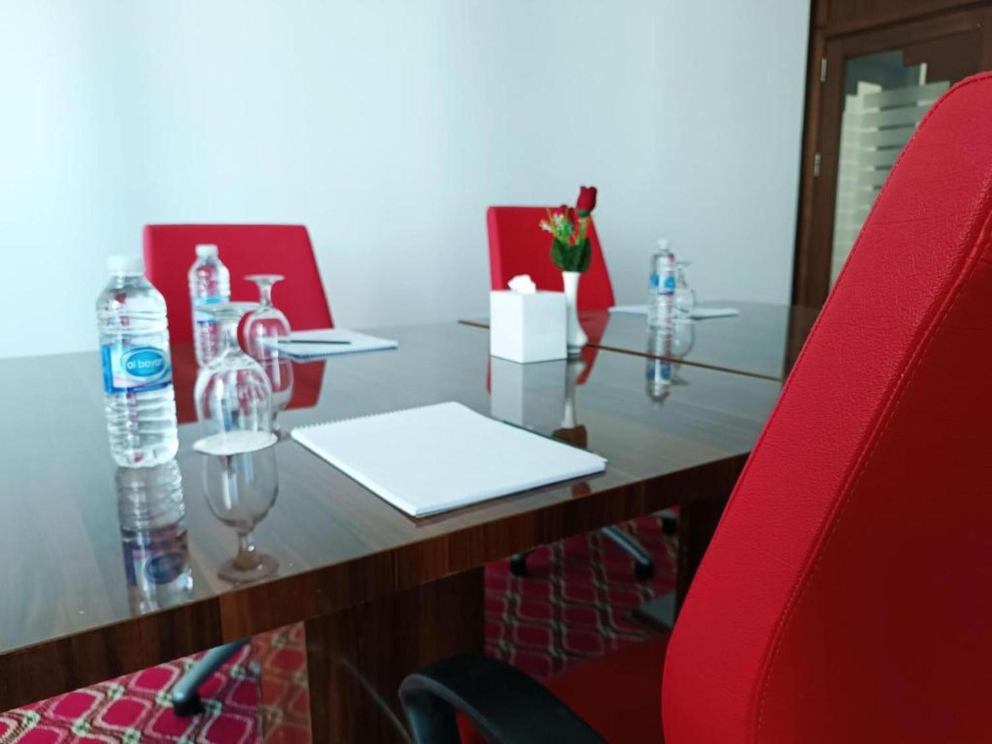 Hotel Emirates Grand Luxury