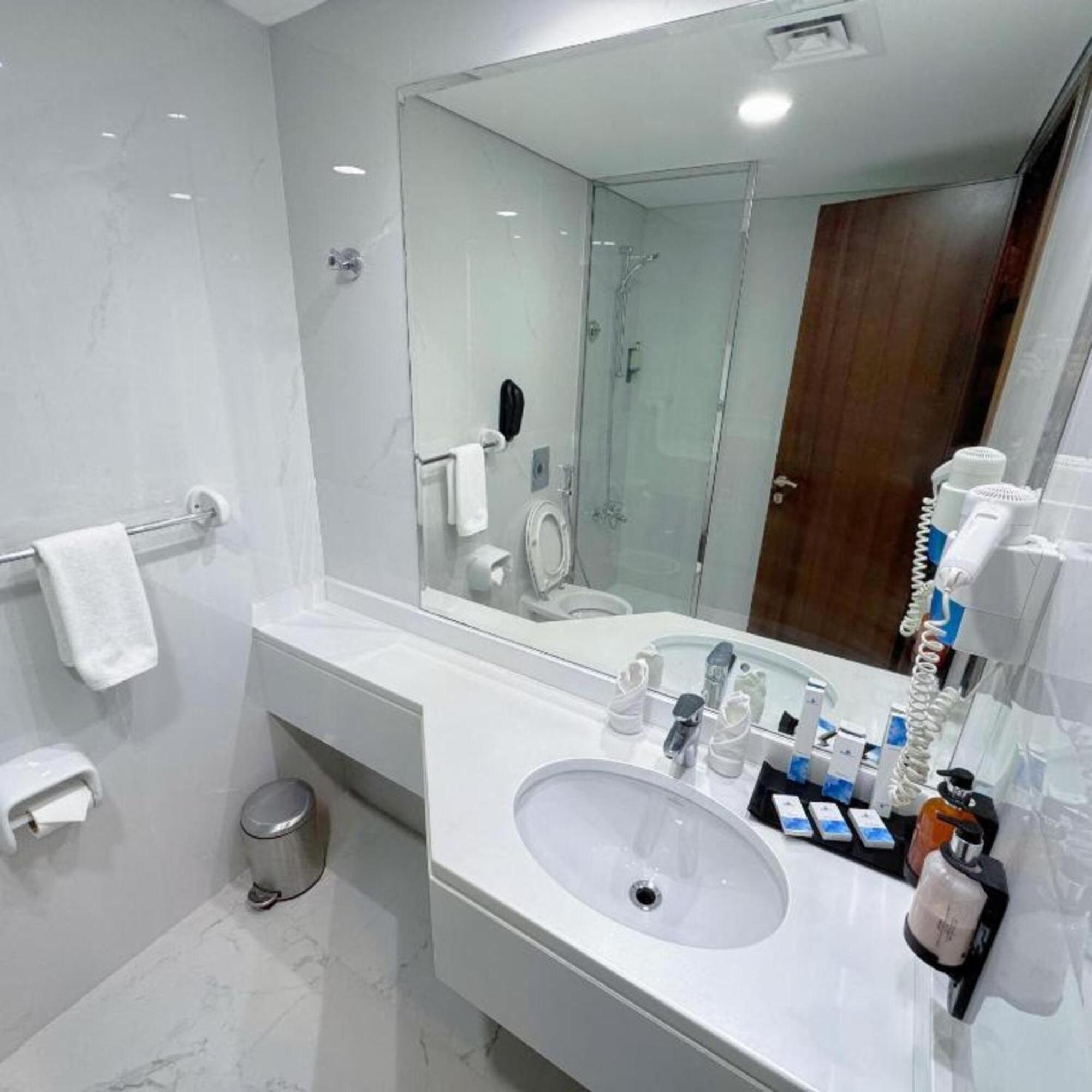 Hotel Emirates Grand Luxury Dubai