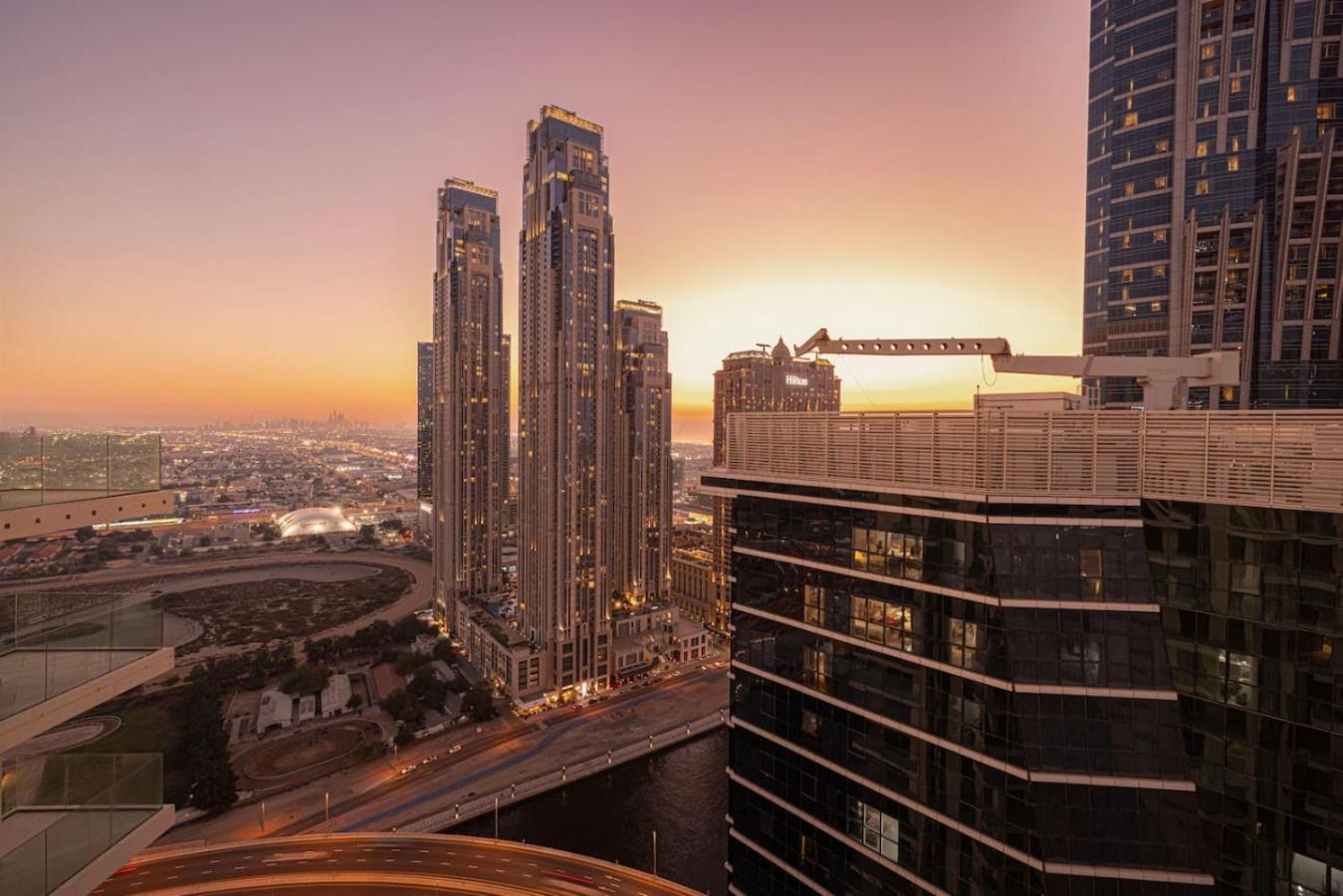 Infinity Pool - High-floor Modern Comfort - Incredible Views - 2br 8 Pax Apartment *