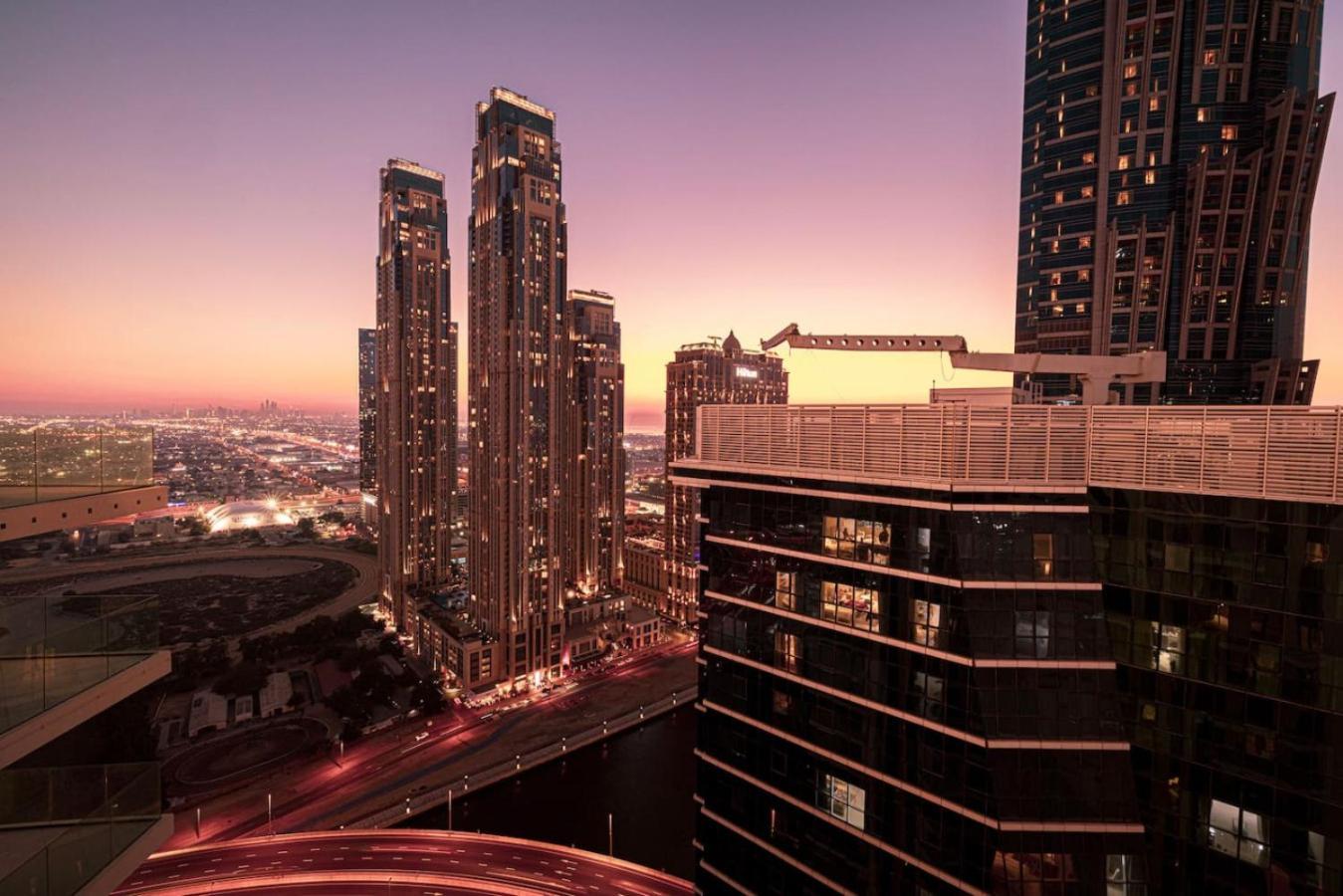 Apartment Infinity Pool - High-floor Modern Comfort - Incredible Views - 2br 8 Pax Dubai