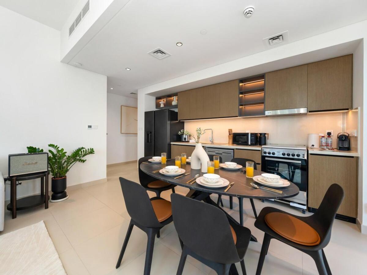 Modern High Rise 2br With Burj Khalifa Views, Steps From Opera And Near Mall * Dubai
