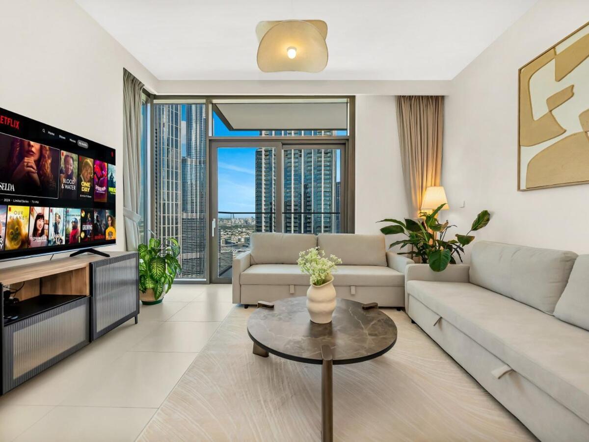Apartment Modern High Rise 2br With Burj Khalifa Views, Steps From Opera And Near Mall *