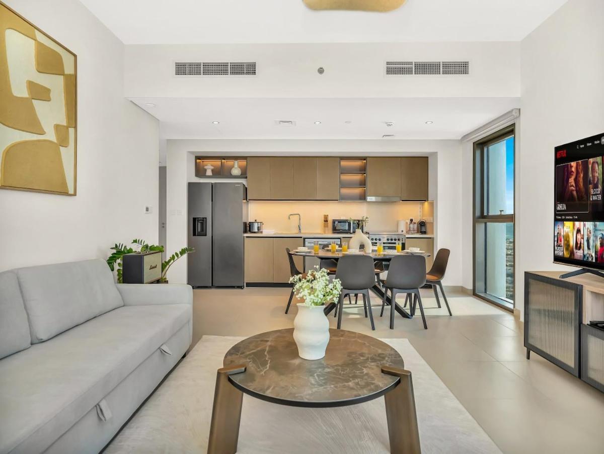 Modern High Rise 2br With Burj Khalifa Views, Steps From Opera And Near Mall
