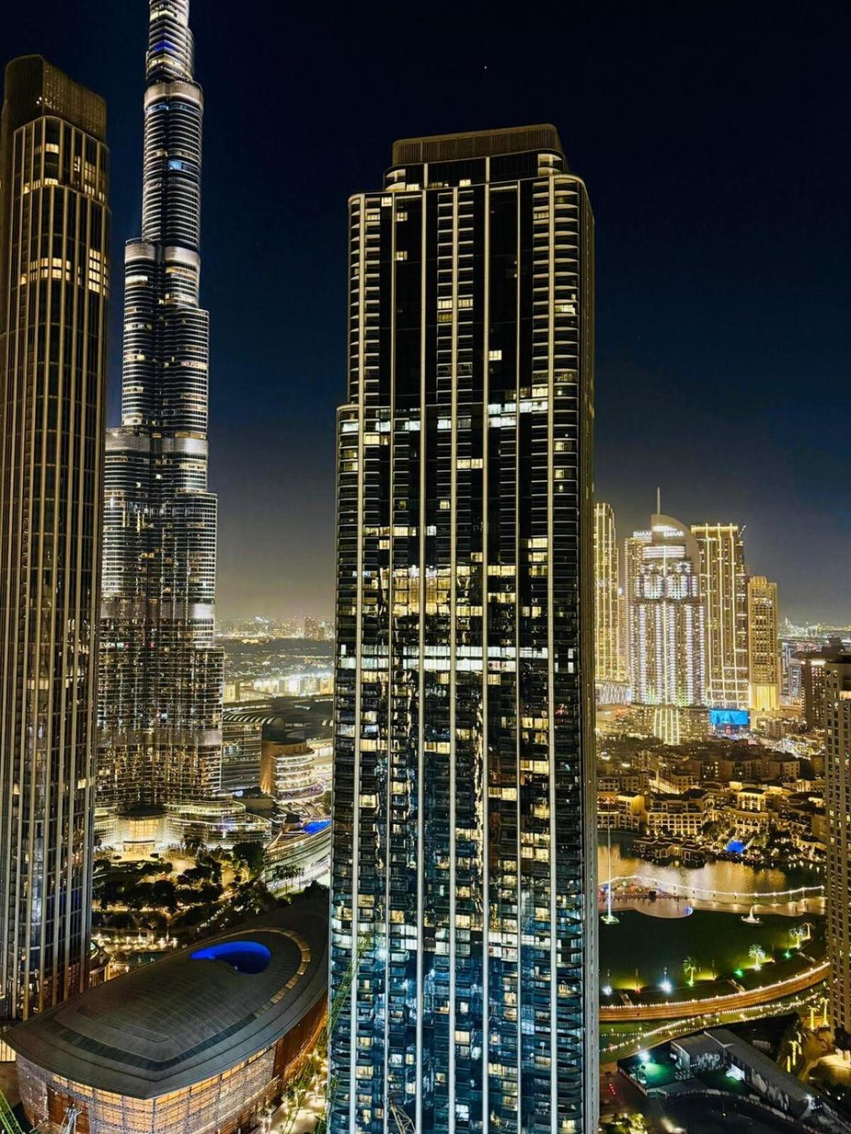 Modern High Rise 2br With Burj Khalifa Views, Steps From Opera And Near Mall Apartment *