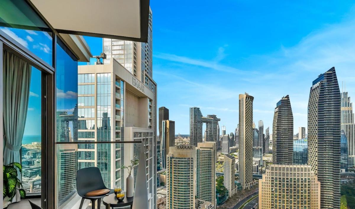 Modern High Rise 2br With Burj Khalifa Views, Steps From Opera And Near Mall Dubai