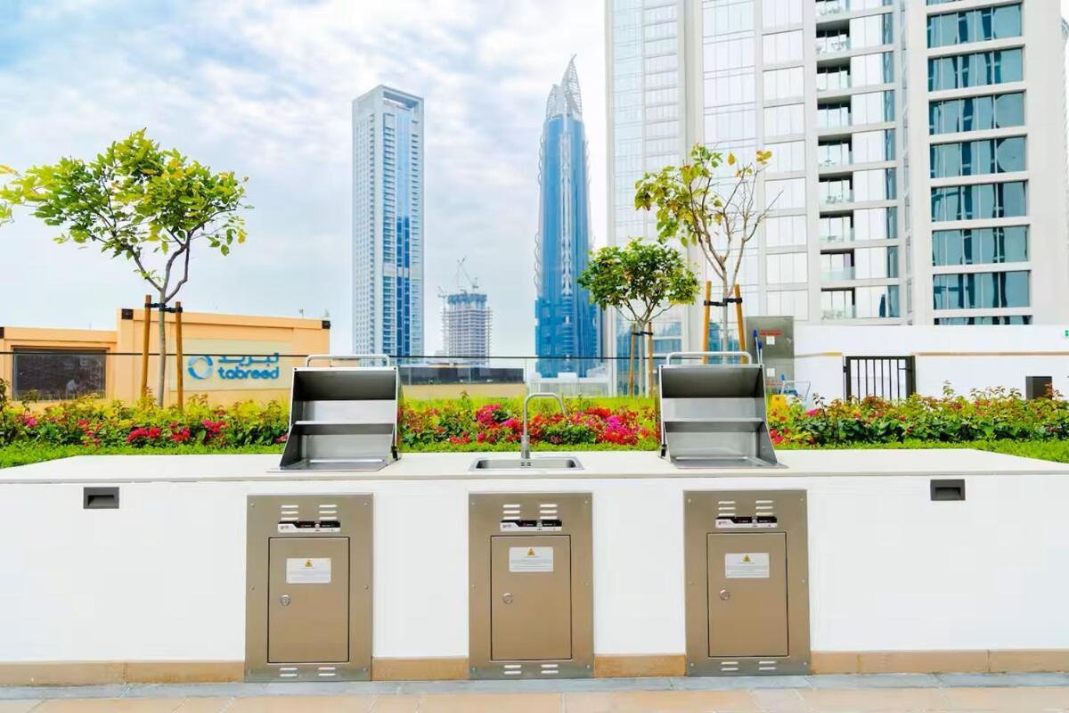 Modern High Rise 2br With Burj Khalifa Views, Steps From Opera And Near Mall