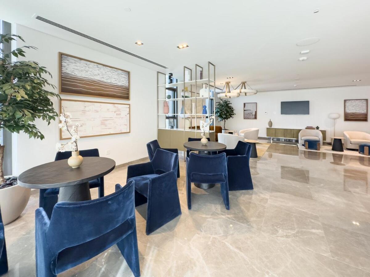 Apartment Modern High Rise 2br With Burj Khalifa Views, Steps From Opera And Near Mall