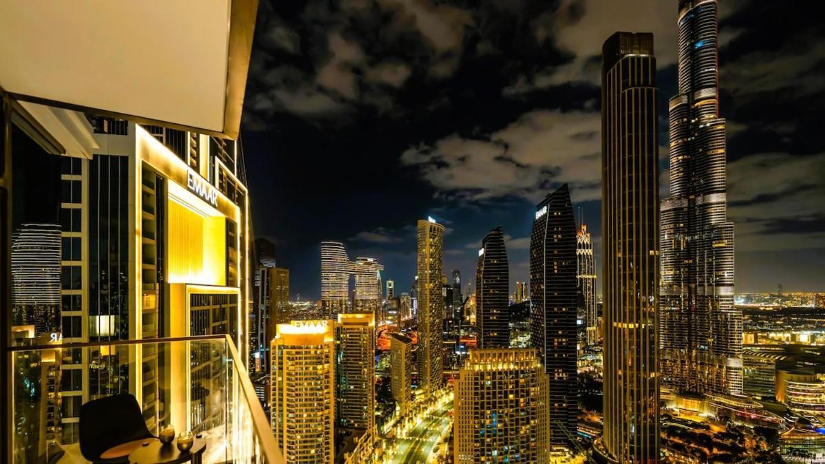 Modern High Rise 2br With Burj Khalifa Views, Steps From Opera And Near Mall Dubai