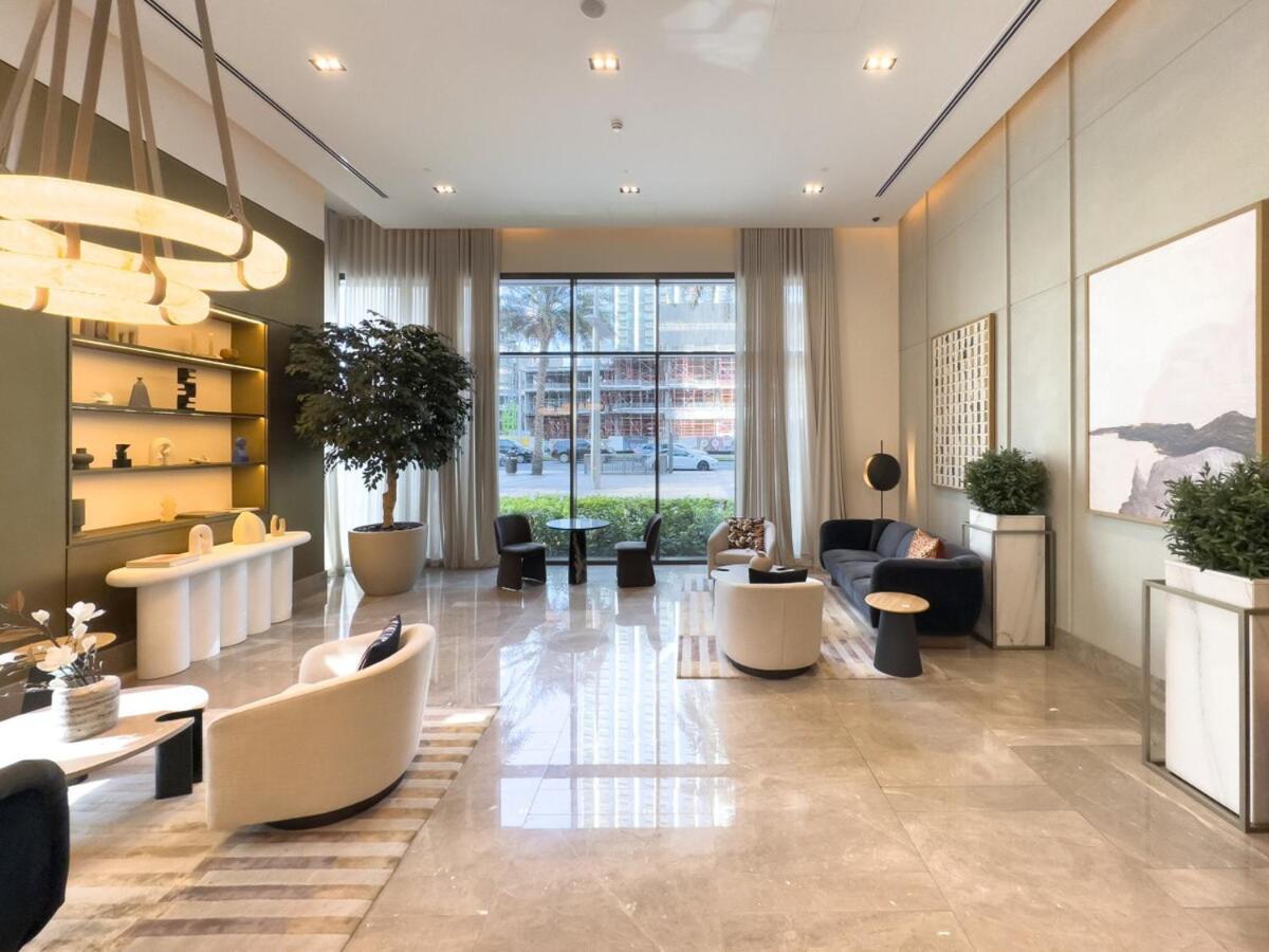 Apartment Modern High Rise 2br With Burj Khalifa Views, Steps From Opera And Near Mall