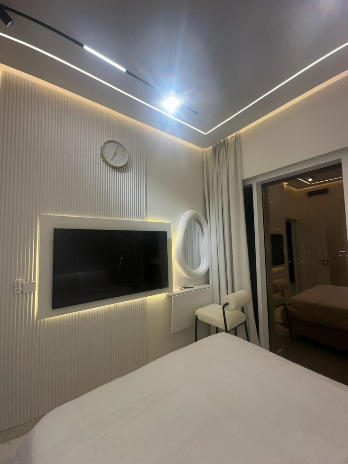 Designer 1br I Golf View I Comfortably Sleeps 4