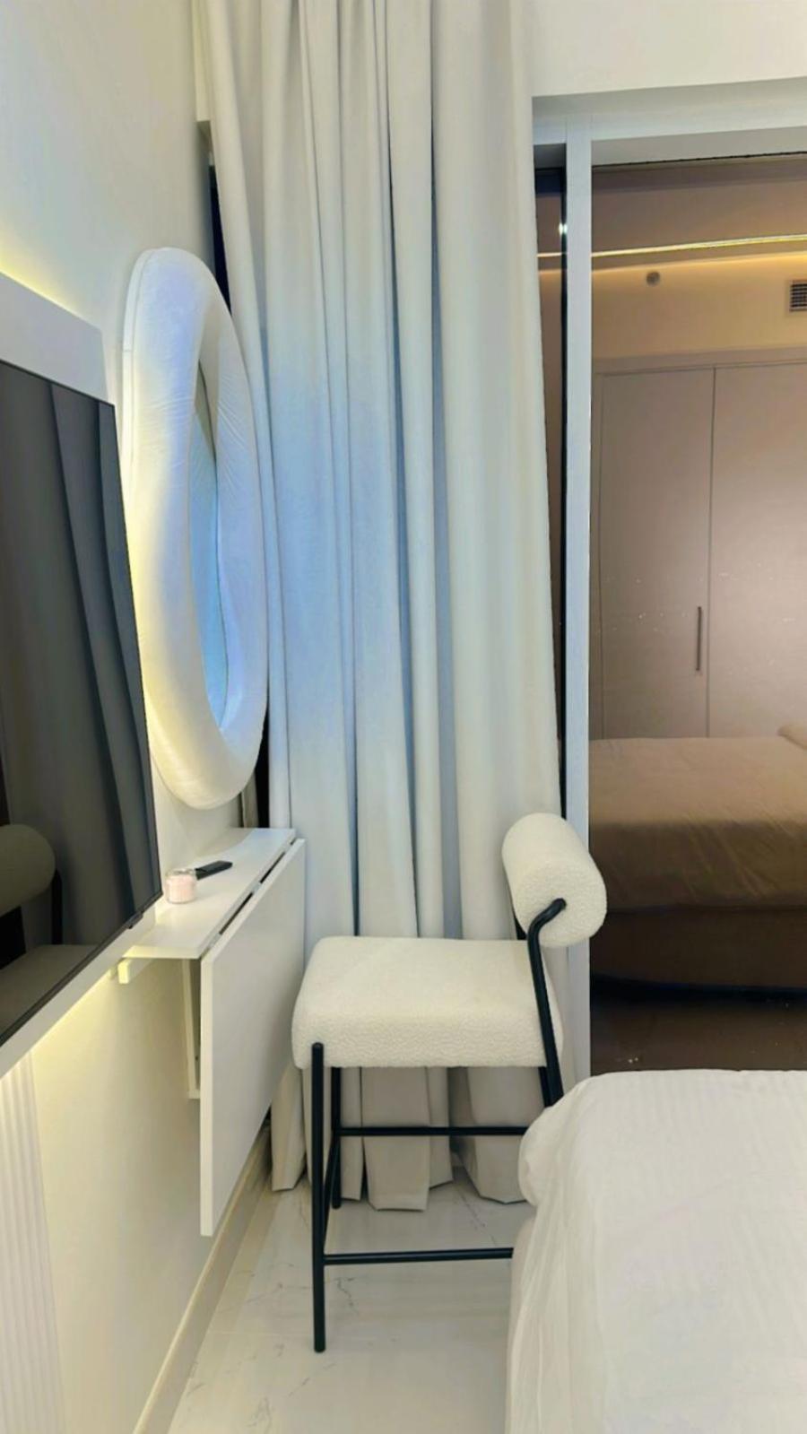 Designer 1br I Golf View I Comfortably Sleeps 4 Apartment *