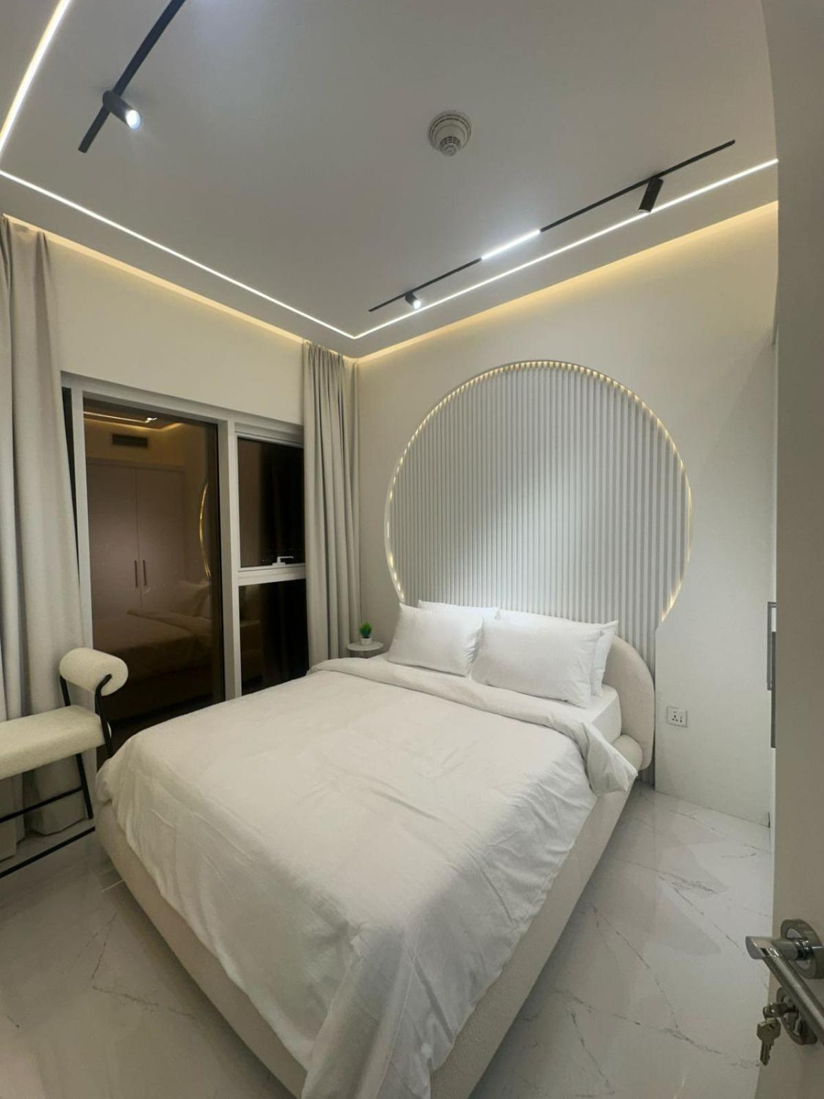 Designer 1br I Golf View I Comfortably Sleeps 4