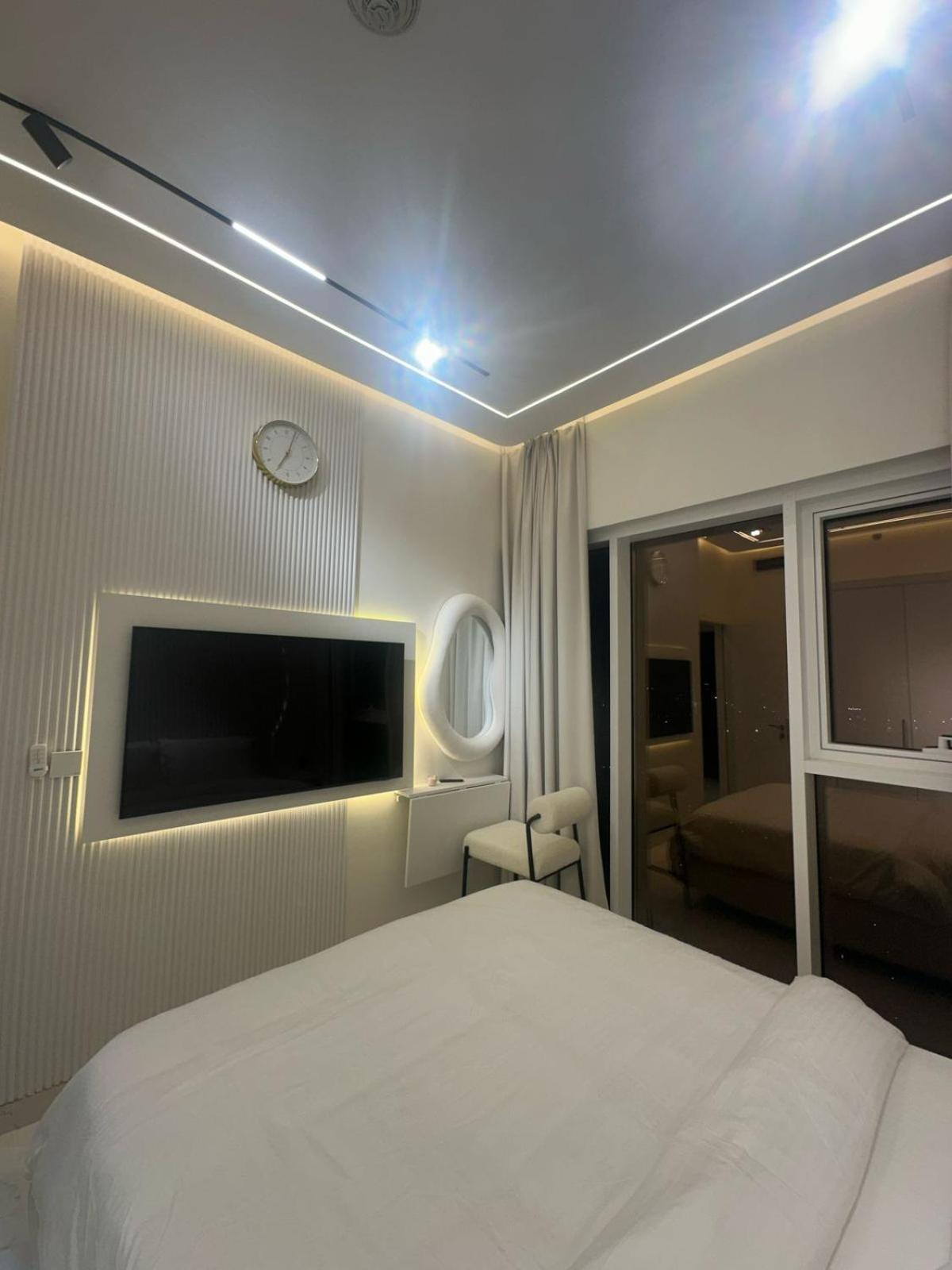 Designer 1br I Golf View I Comfortably Sleeps 4