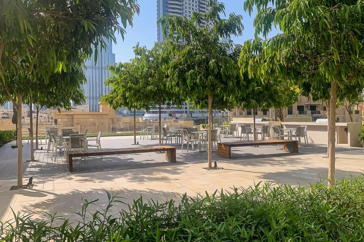 Frank Porter - Burj Royale Apartment Dubai